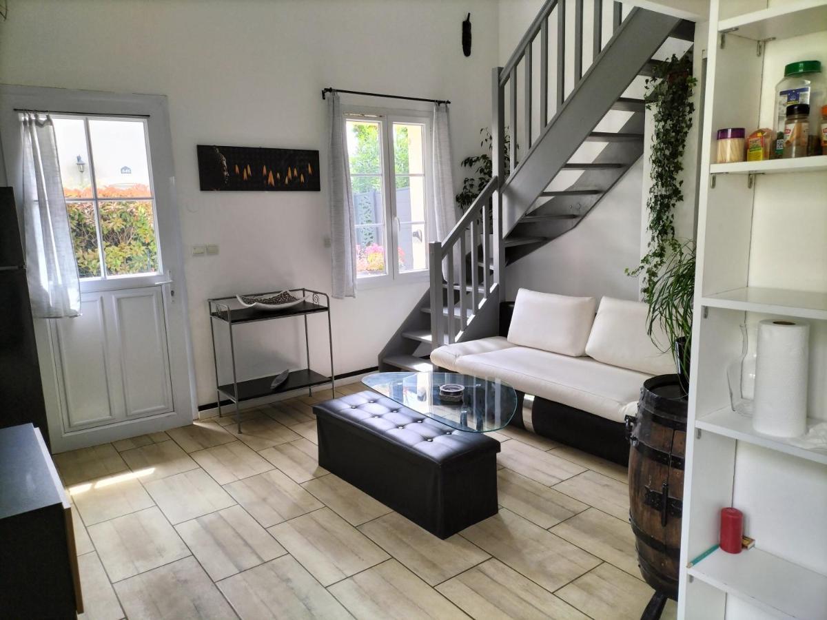 Maison Dans Une Residence De Vacances Галларг-ле-Монтюё Экстерьер фото